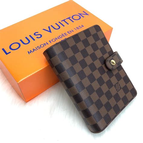 louis vuitton agenda medium